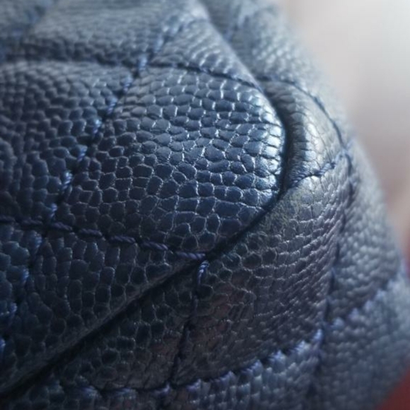 AUTHENTIC Chanel Irridescent Caviar - Picture 7 of 10